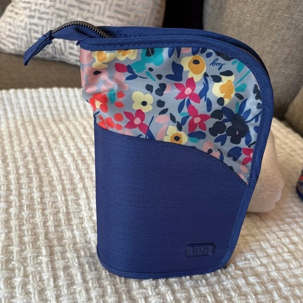 BNWT Lug Floral Cosmetic Bag & Brush Holder in Wildflower “Canoe & Parasail”